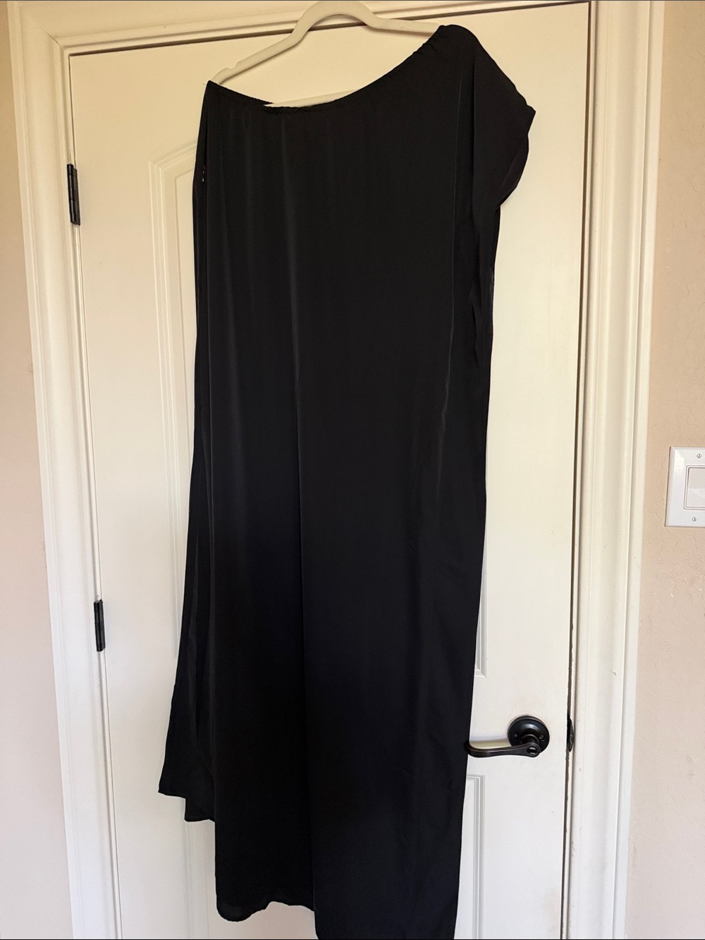 One-Shoulder Black Evening Dress